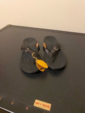 Dr. Andrew Weil Clam & Clarity Black Leather Women's Thong Sandals with Buckle